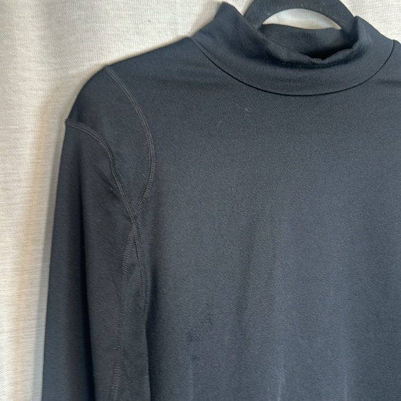 REEBOK TURTLE NECK SIZE(M) - Picture 5 of 7